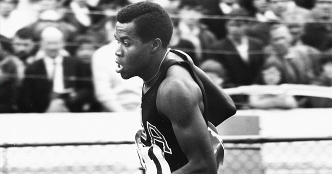 US Olympic track and field athlete Lee Evans during a 400m race on August 12, 1967. | Photo: Getty Images